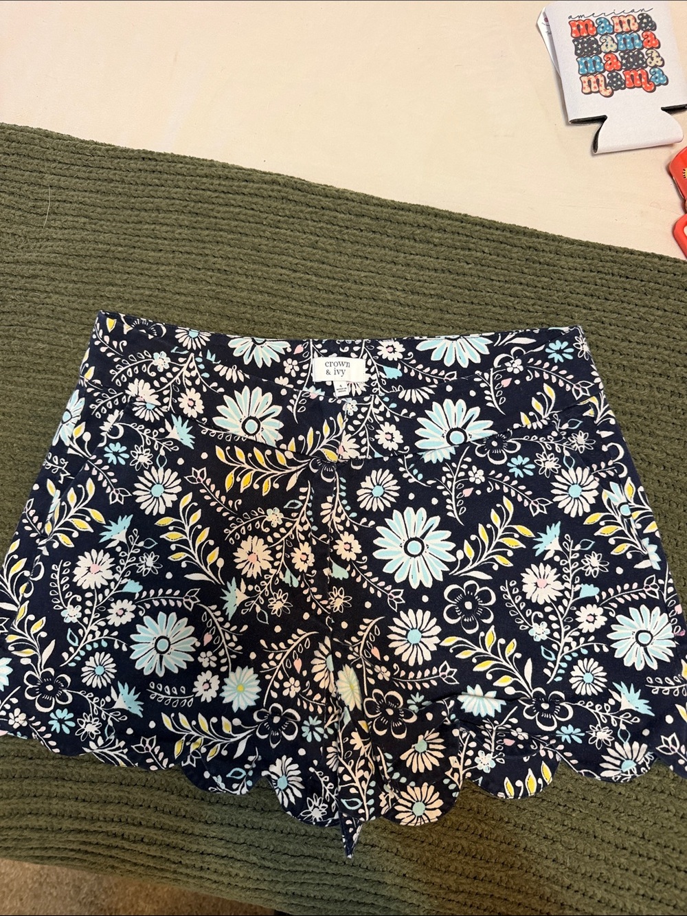 crown & ivy Navy Floral Scalloped-Hem Women's Shorts